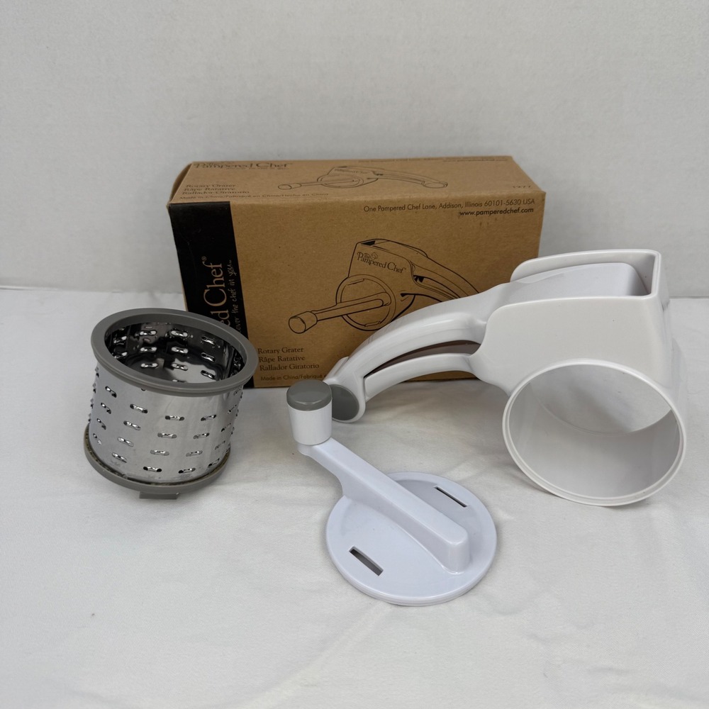 Pampered Chef Rotary Grater 1277 White Gray Handheld Cheese Nut Grater with Box